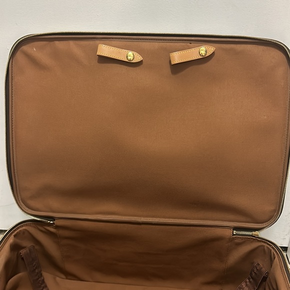 Louis Vuitton Pegase 55 Monogram - Picture 8 of 10